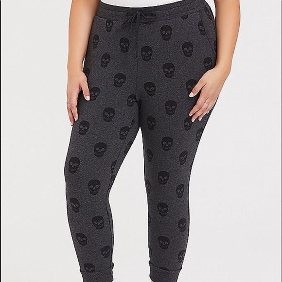 torrid Pants - Nwt Torrid size 0 Grey skull Joggers